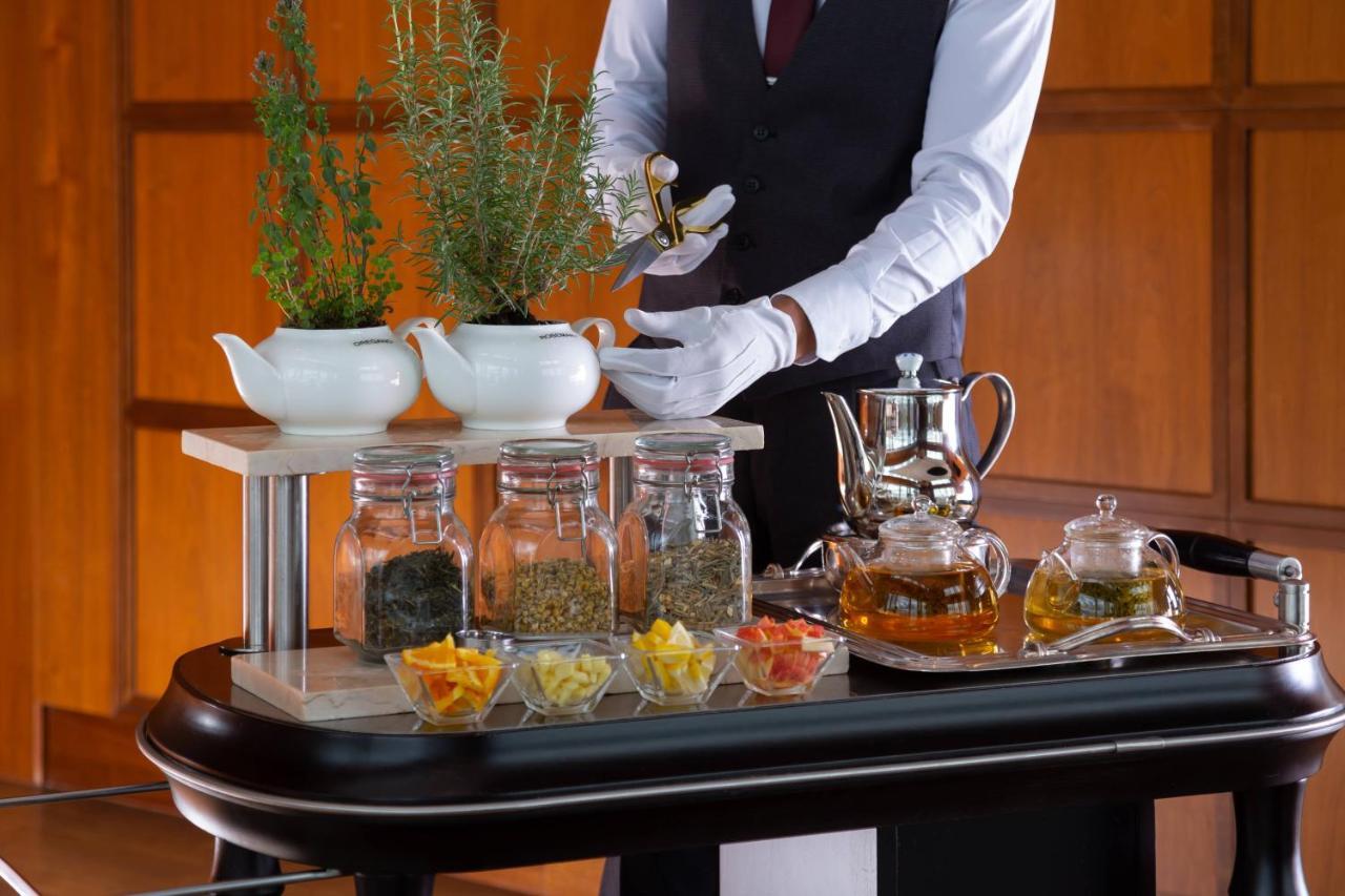 The Ritz-Carlton, Almaty Hotel Ngoại thất bức ảnh