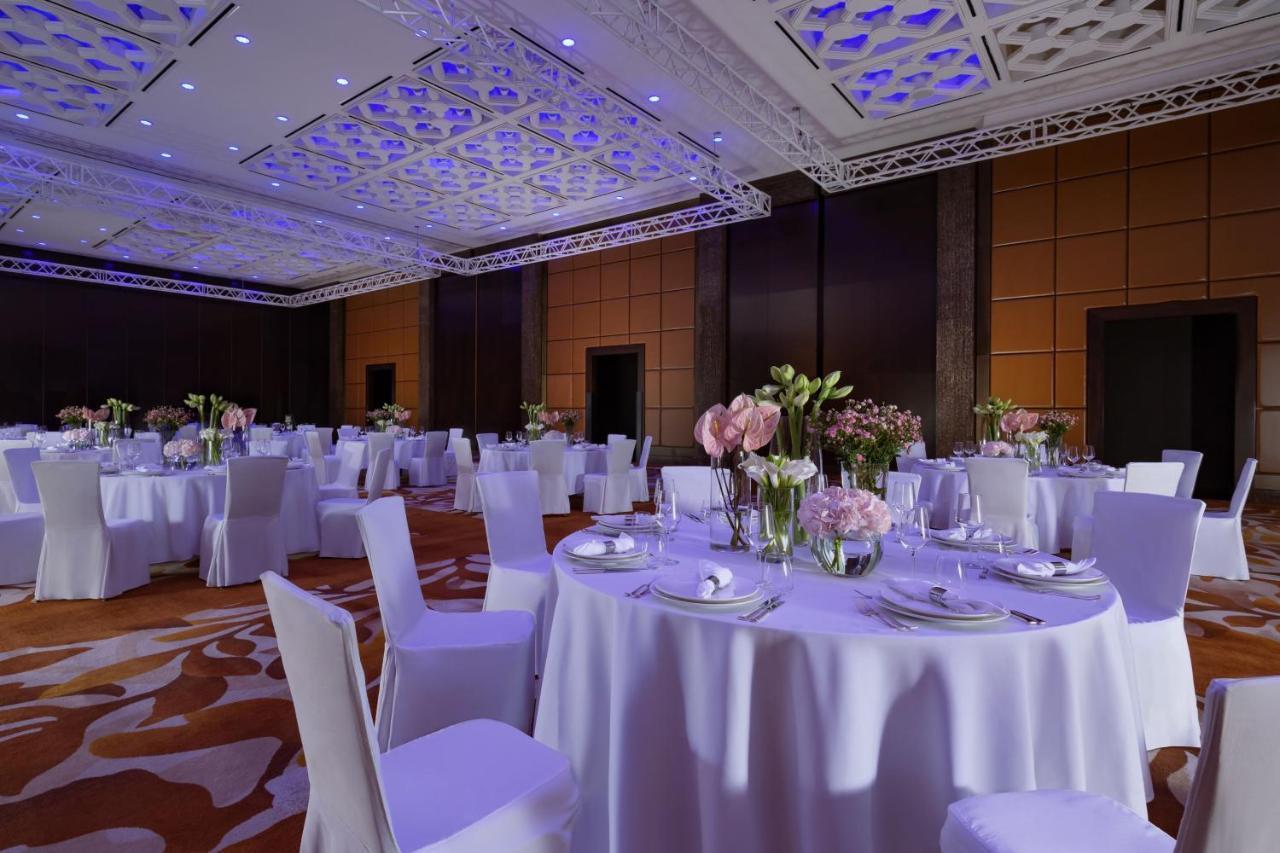 The Ritz-Carlton, Almaty Hotel Ngoại thất bức ảnh