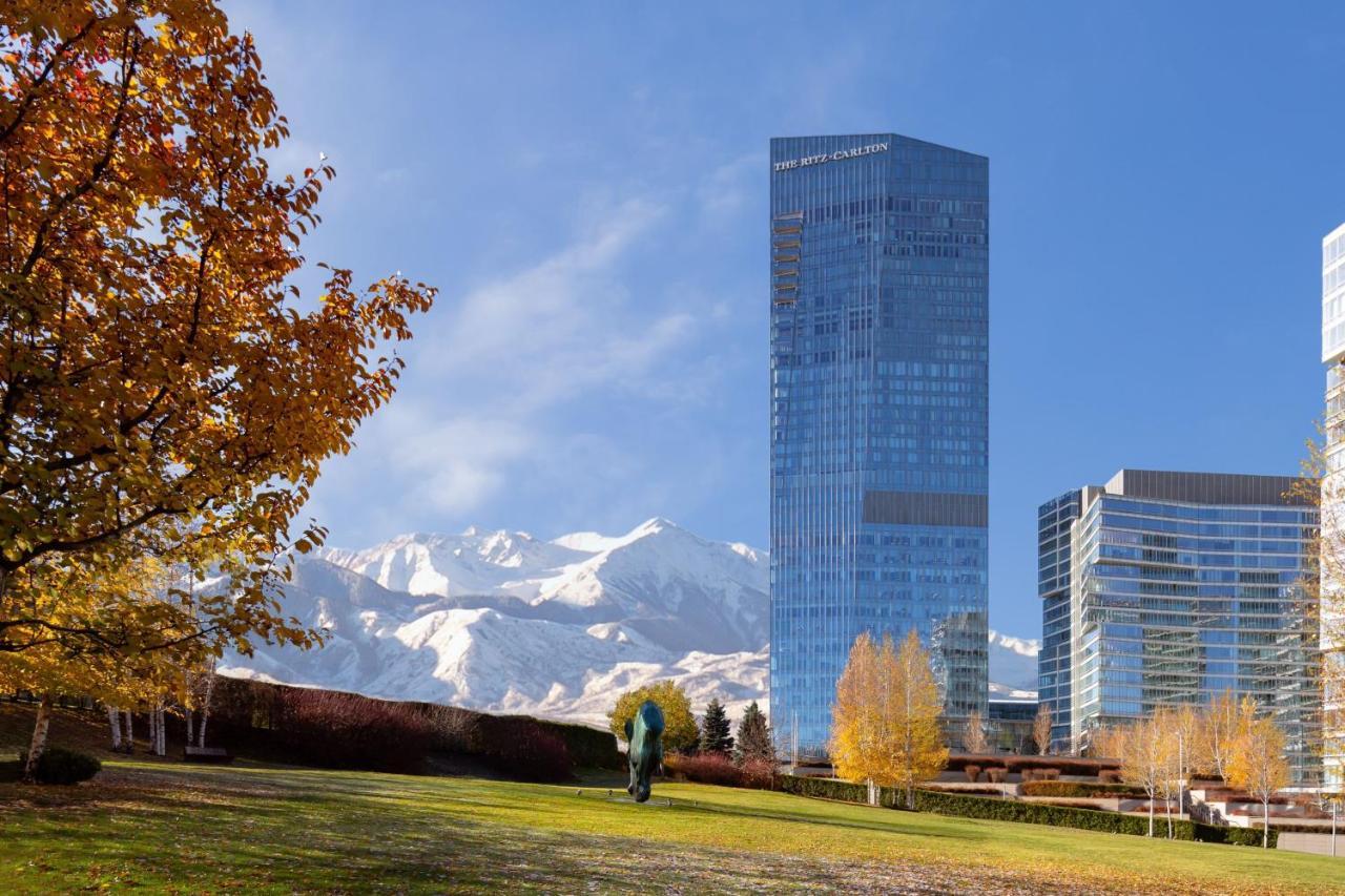The Ritz-Carlton, Almaty Hotel Ngoại thất bức ảnh