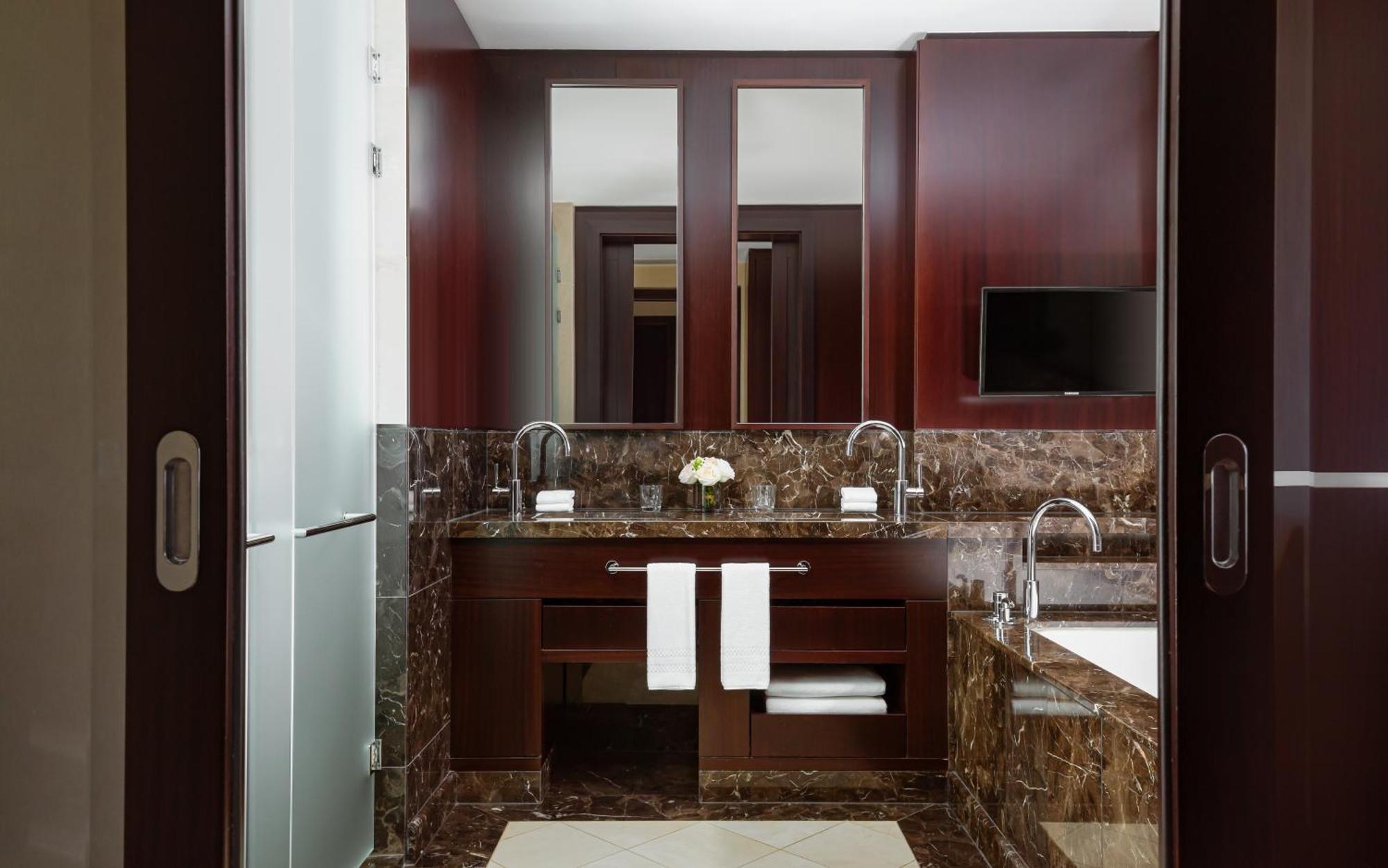 The Ritz-Carlton, Almaty Hotel Ngoại thất bức ảnh