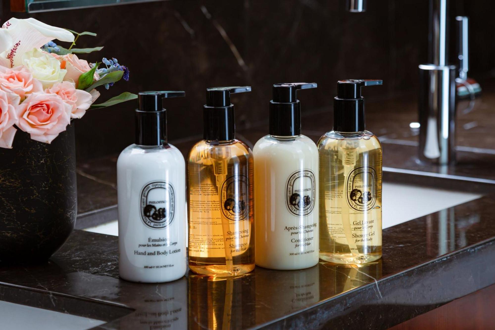 The Ritz-Carlton, Almaty Hotel Ngoại thất bức ảnh