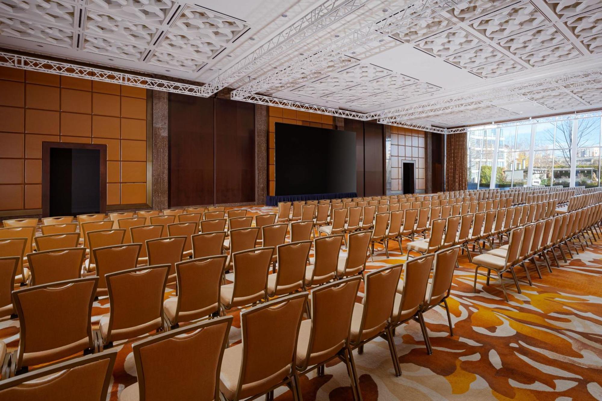 The Ritz-Carlton, Almaty Hotel Ngoại thất bức ảnh