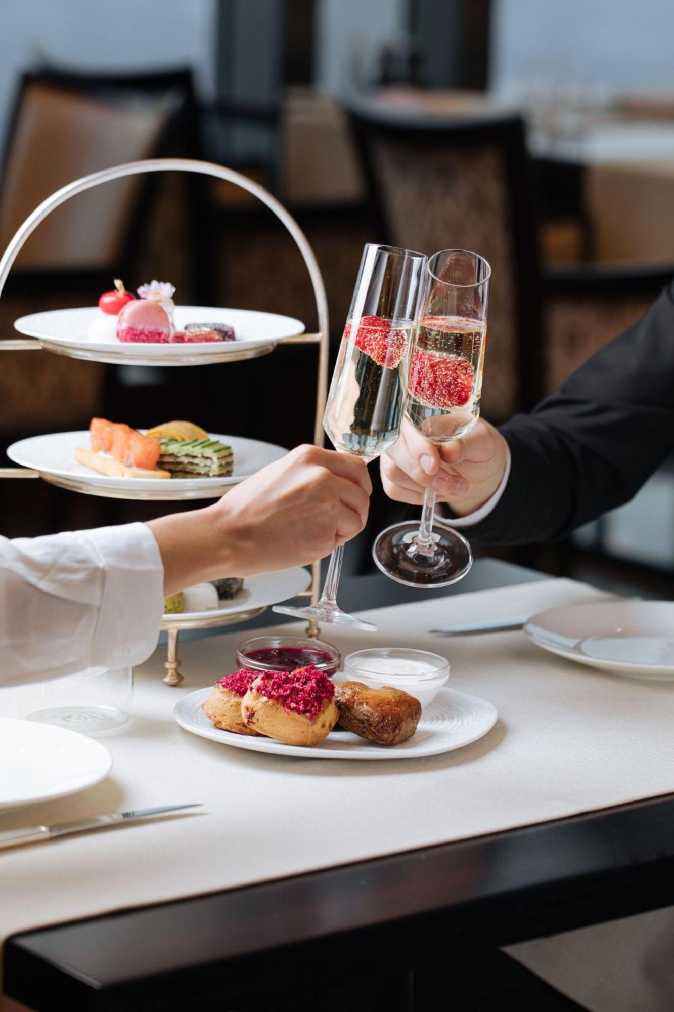 The Ritz-Carlton, Almaty Hotel Ngoại thất bức ảnh