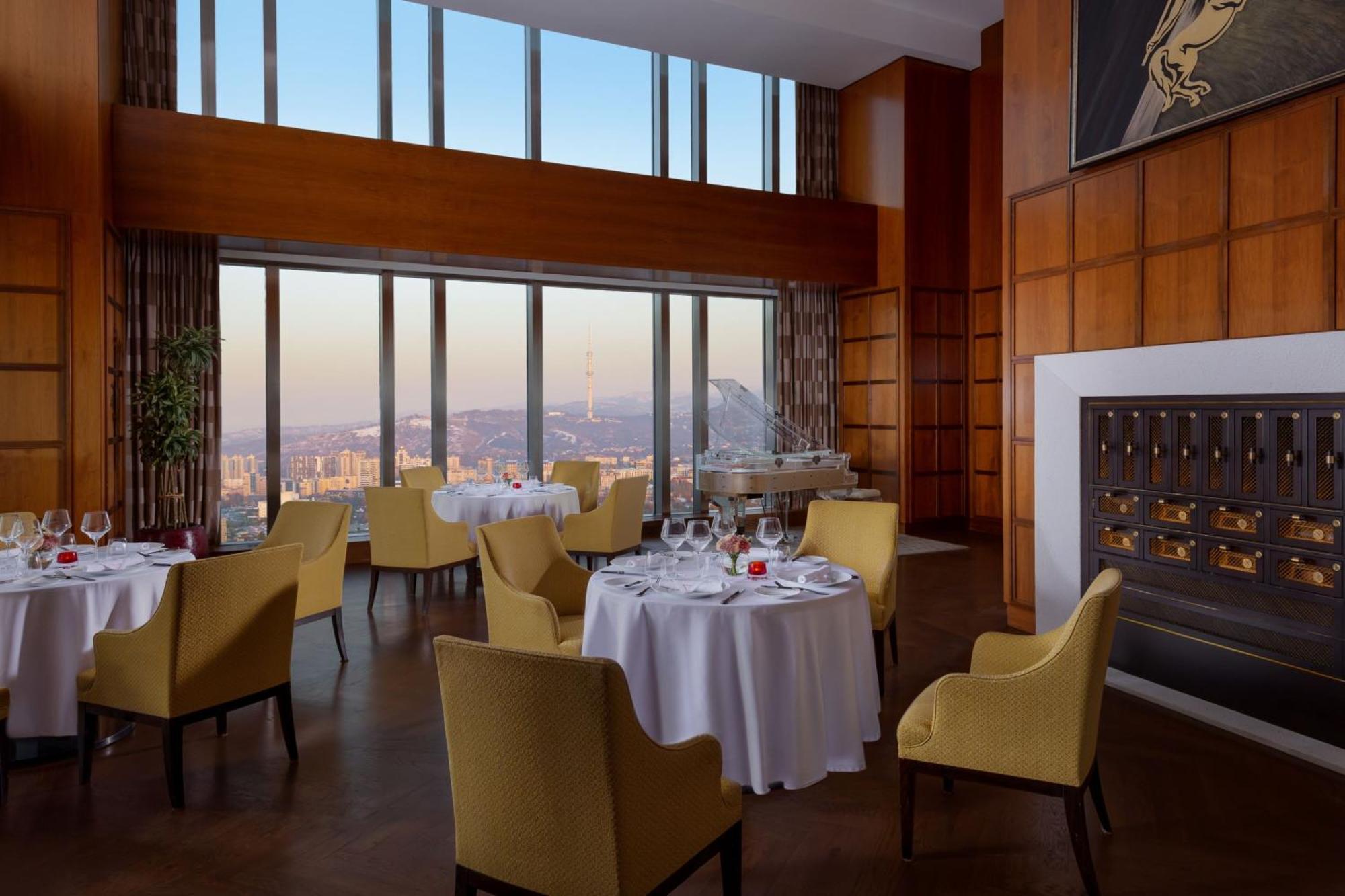 The Ritz-Carlton, Almaty Hotel Ngoại thất bức ảnh