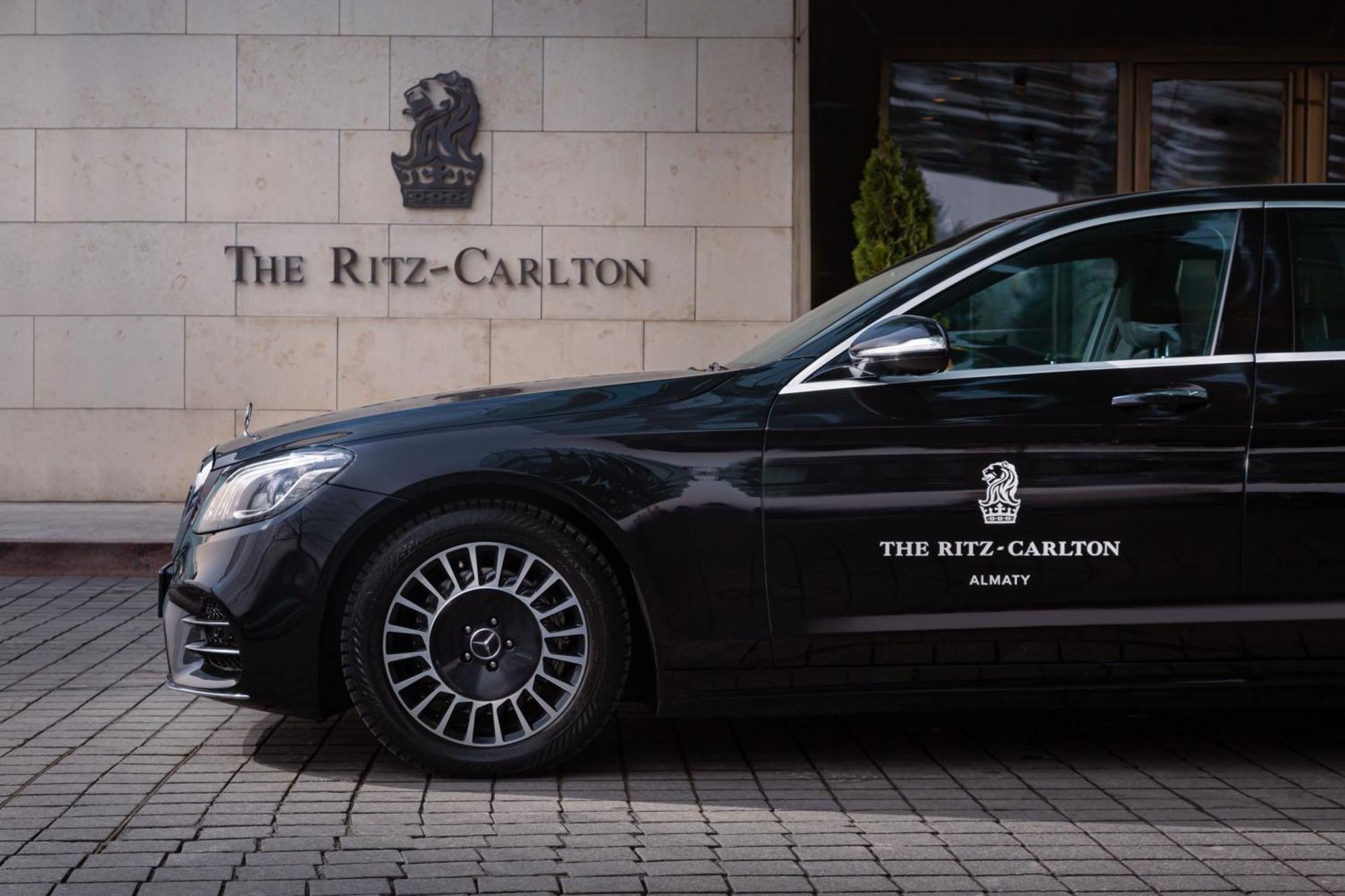 The Ritz-Carlton, Almaty Hotel Ngoại thất bức ảnh